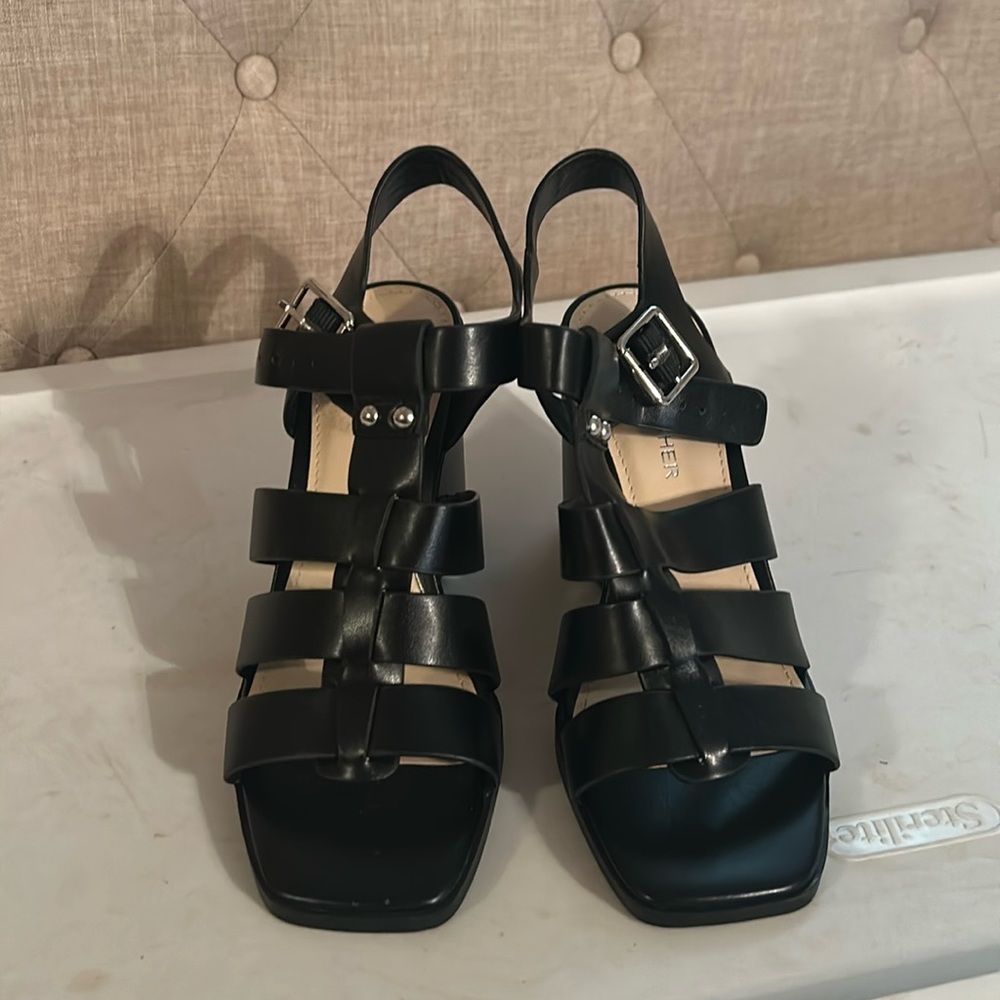Marc Fisher Black Strappy heels 👠